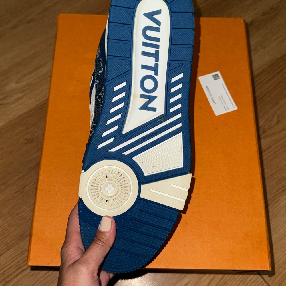 LV Trainer sneaker, size 9.5, blue and white - Picture 6 of 9